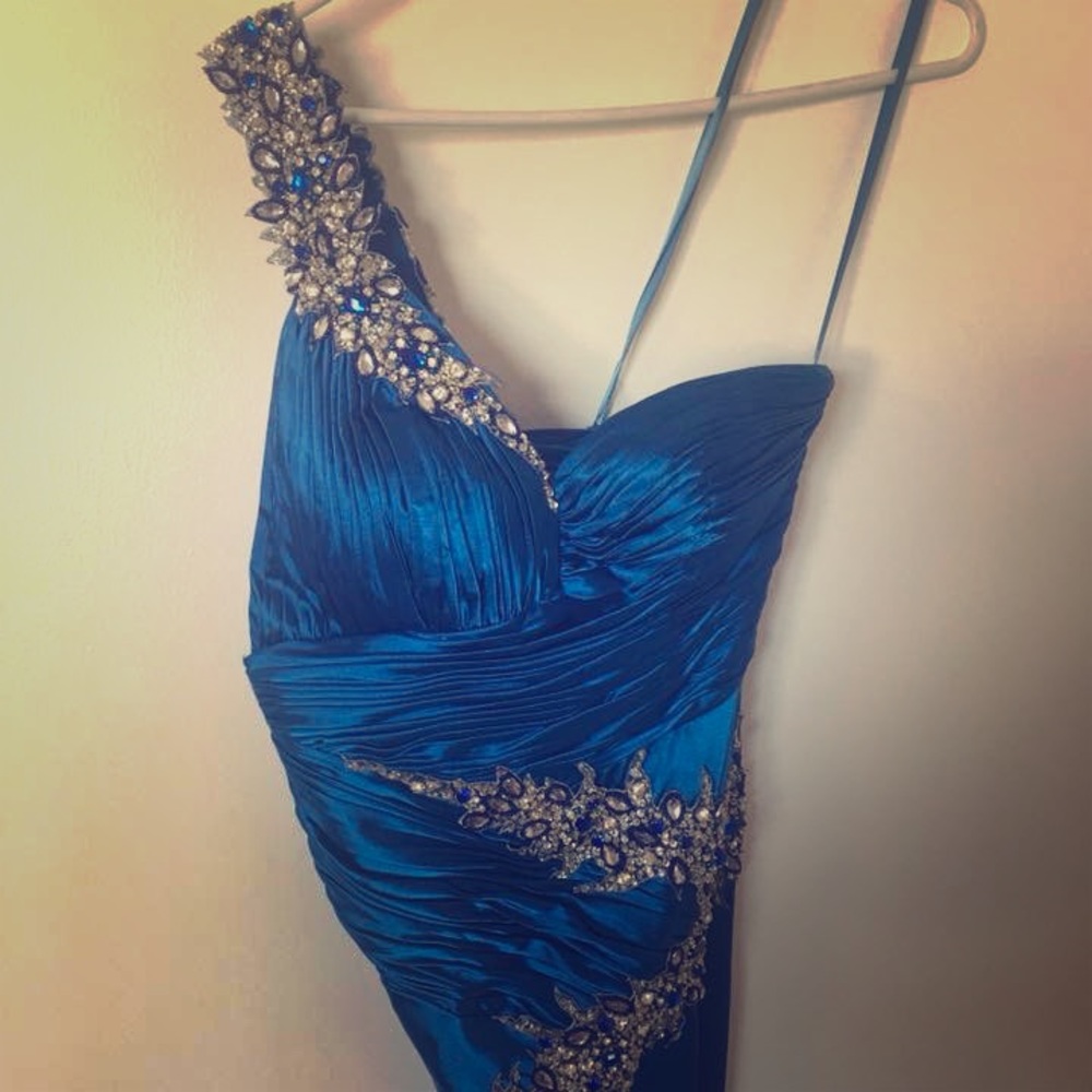 XS Prom Gown- only been worn once.